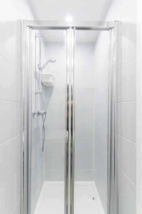 Exclusive Studio Retreat 伯明翰 外观 照片